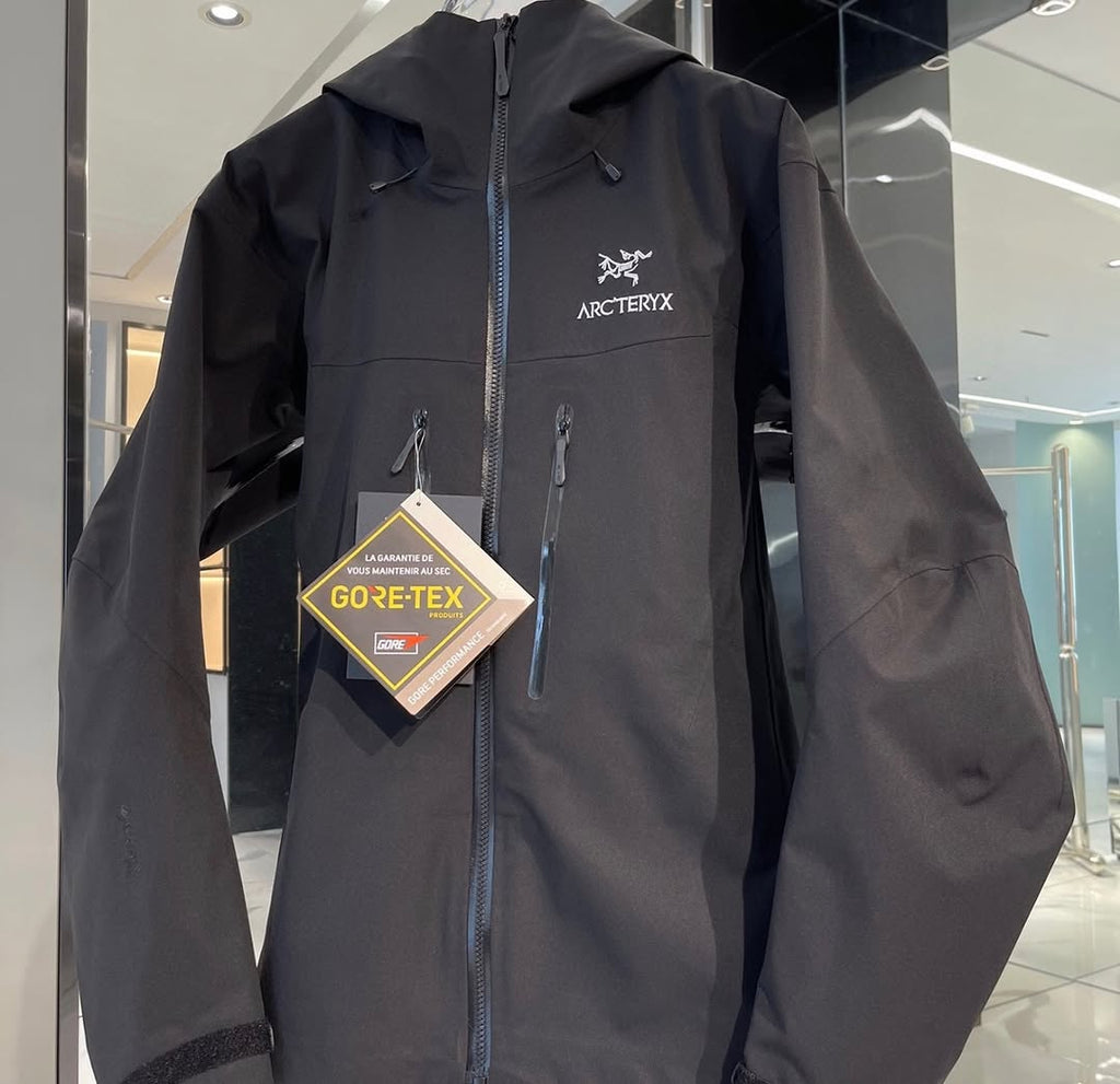 Arc'teryx Alpha SV