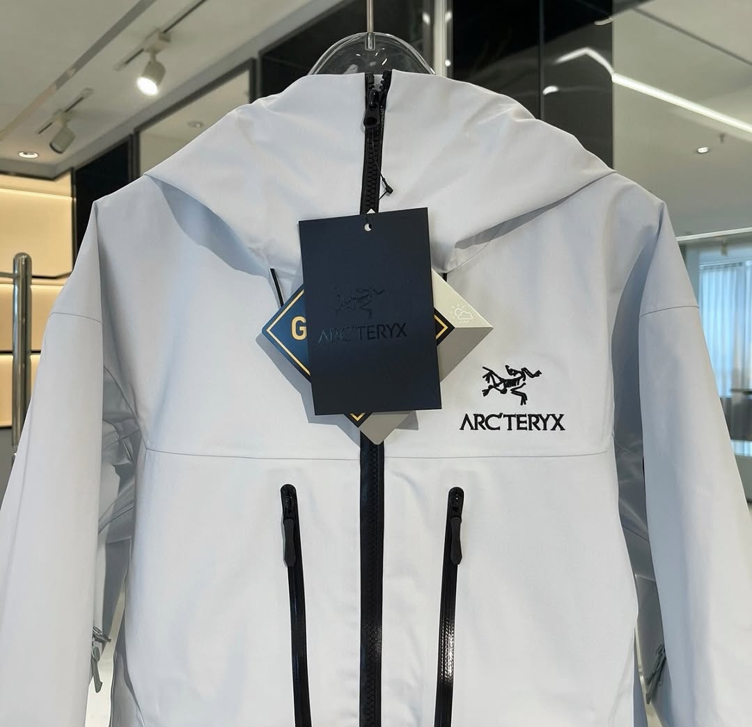Arc'teryx Alpha SV