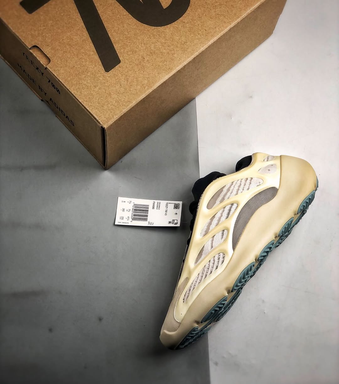 Adidas Yeezy 700 V3 «Azael»