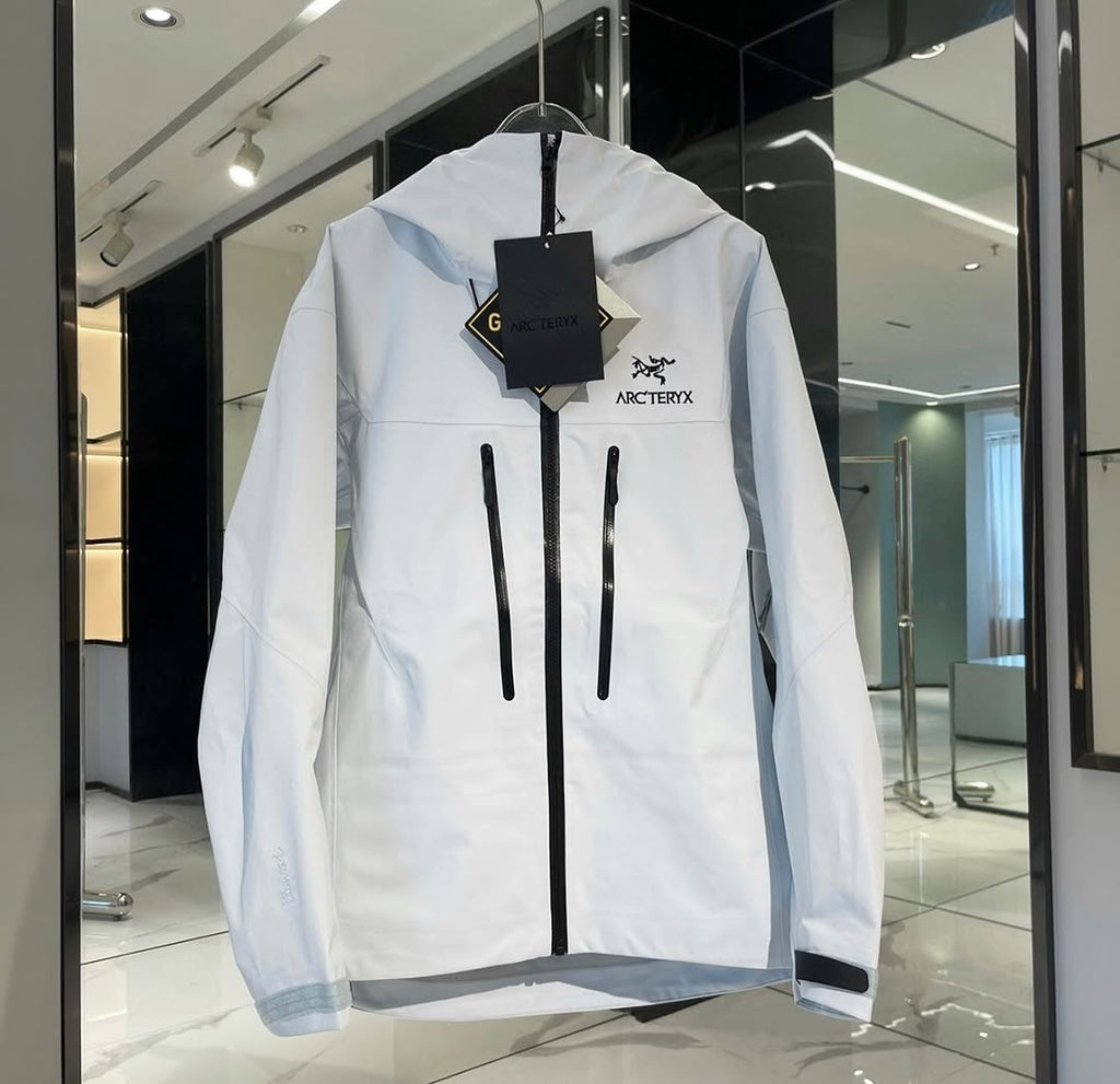 Arc'teryx Alpha SV