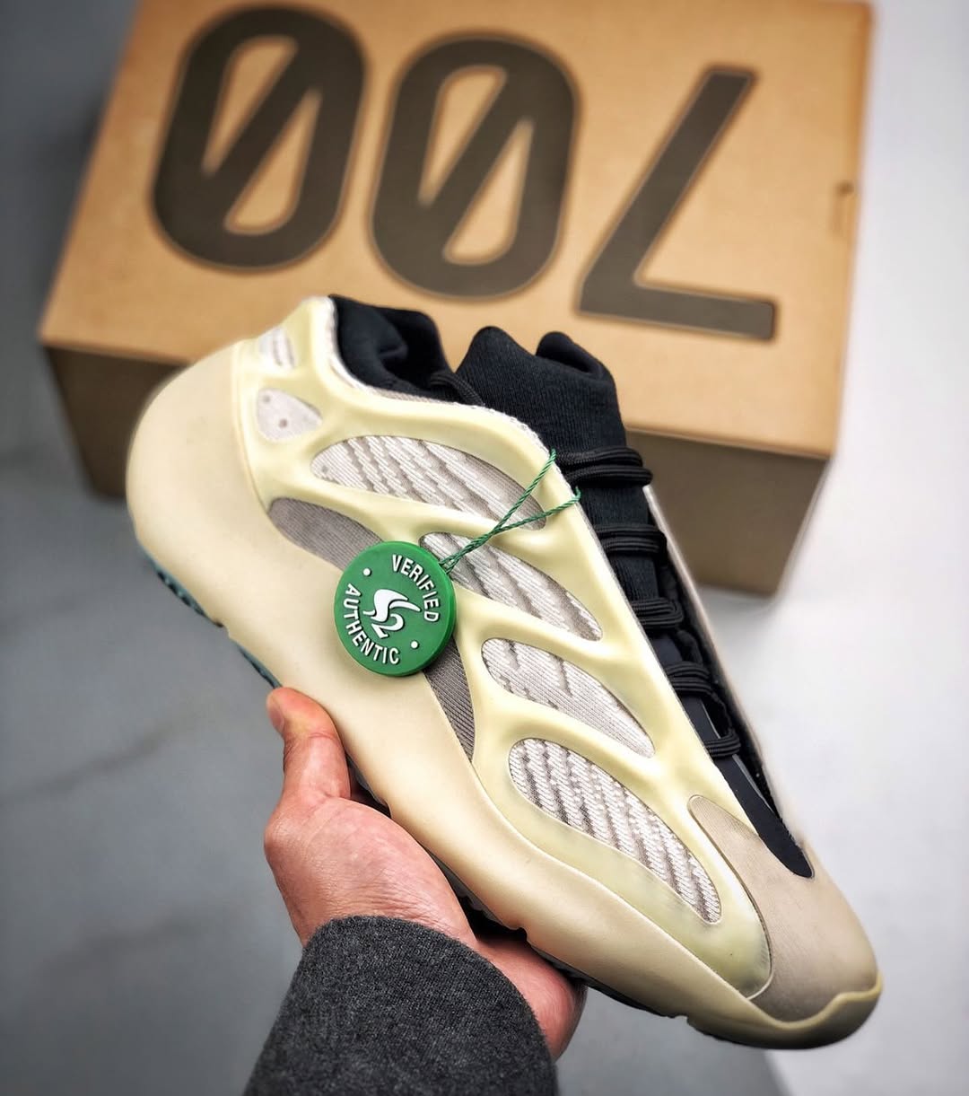 Adidas Yeezy 700 V3 «Azael»