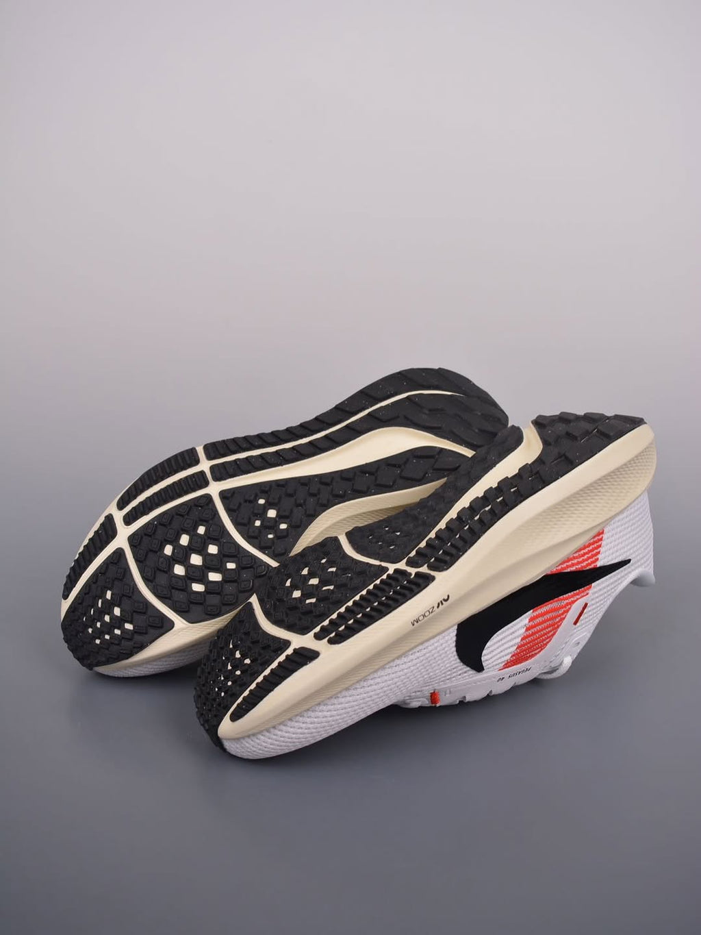 Nike Air Zoom Pegasus 40 White/Black/Red