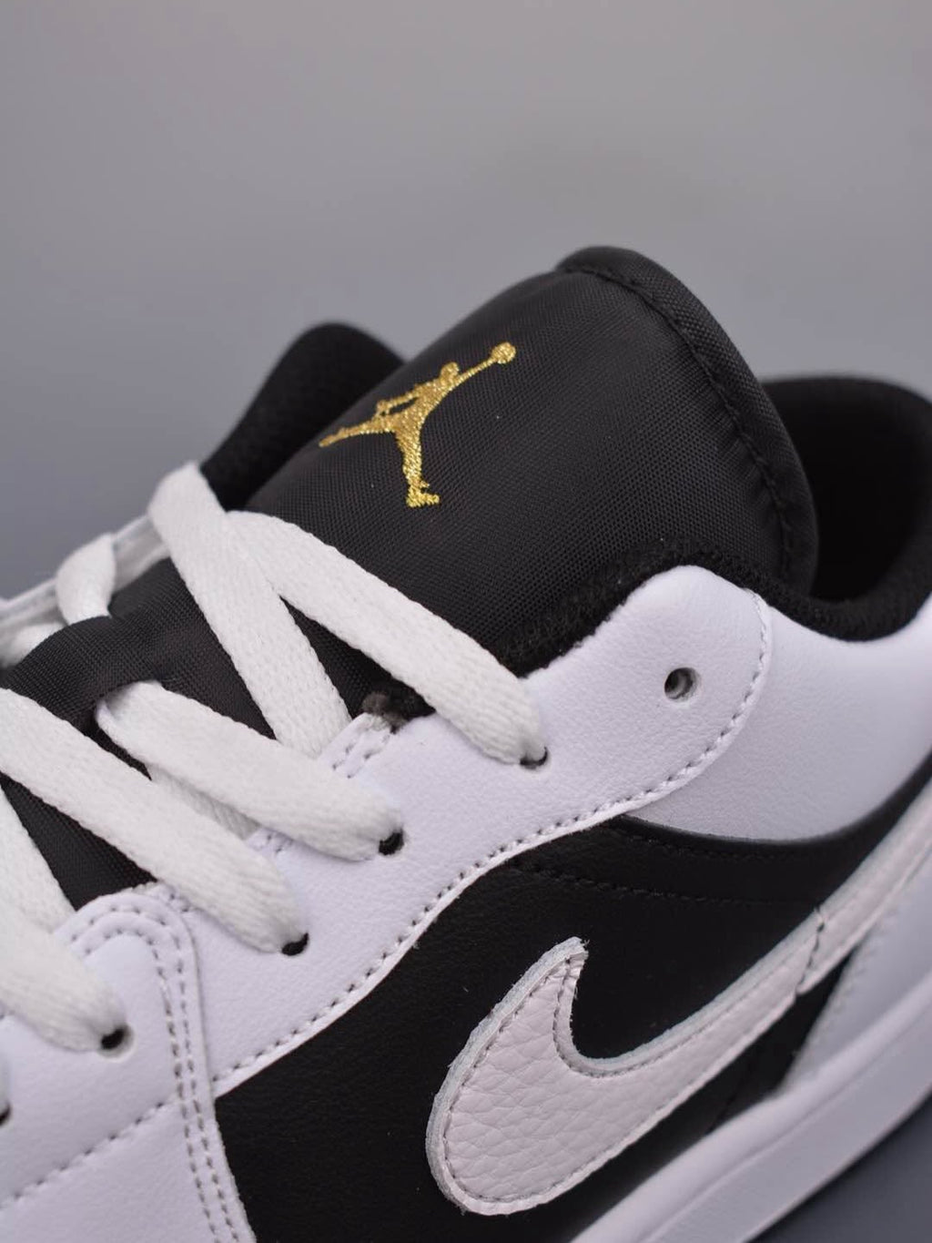 Air Jordan 1 Low Black White