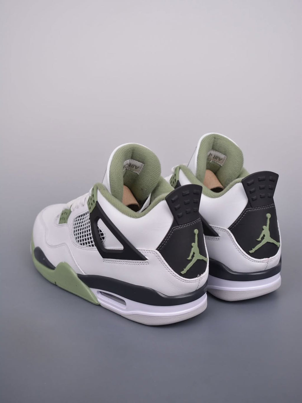Air Jordan 4 Retro