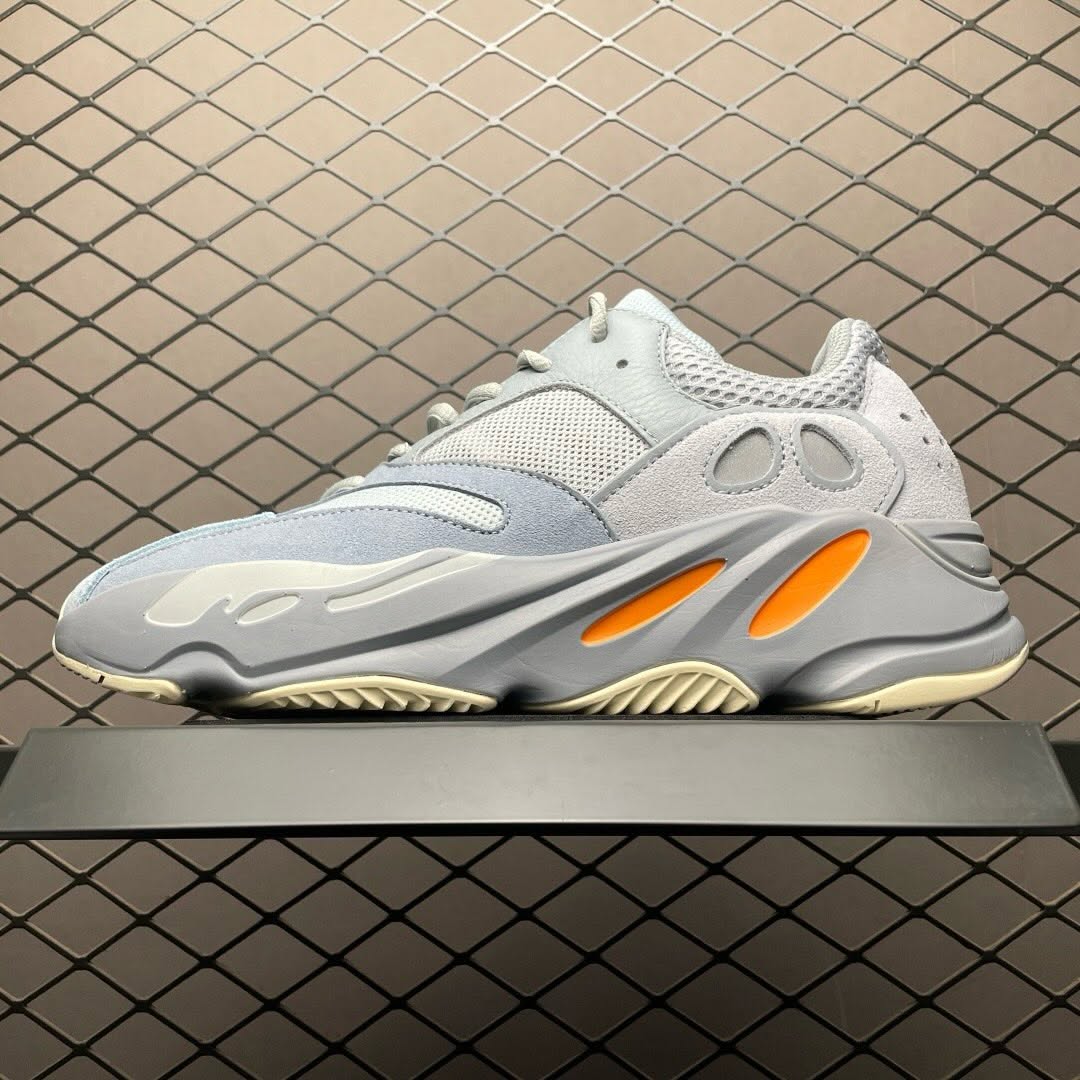 Adidas Yeezy Boost 700