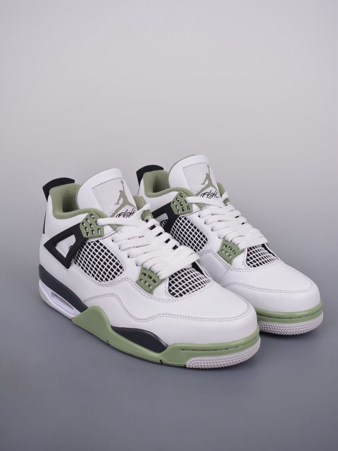 Air Jordan 4 Retro