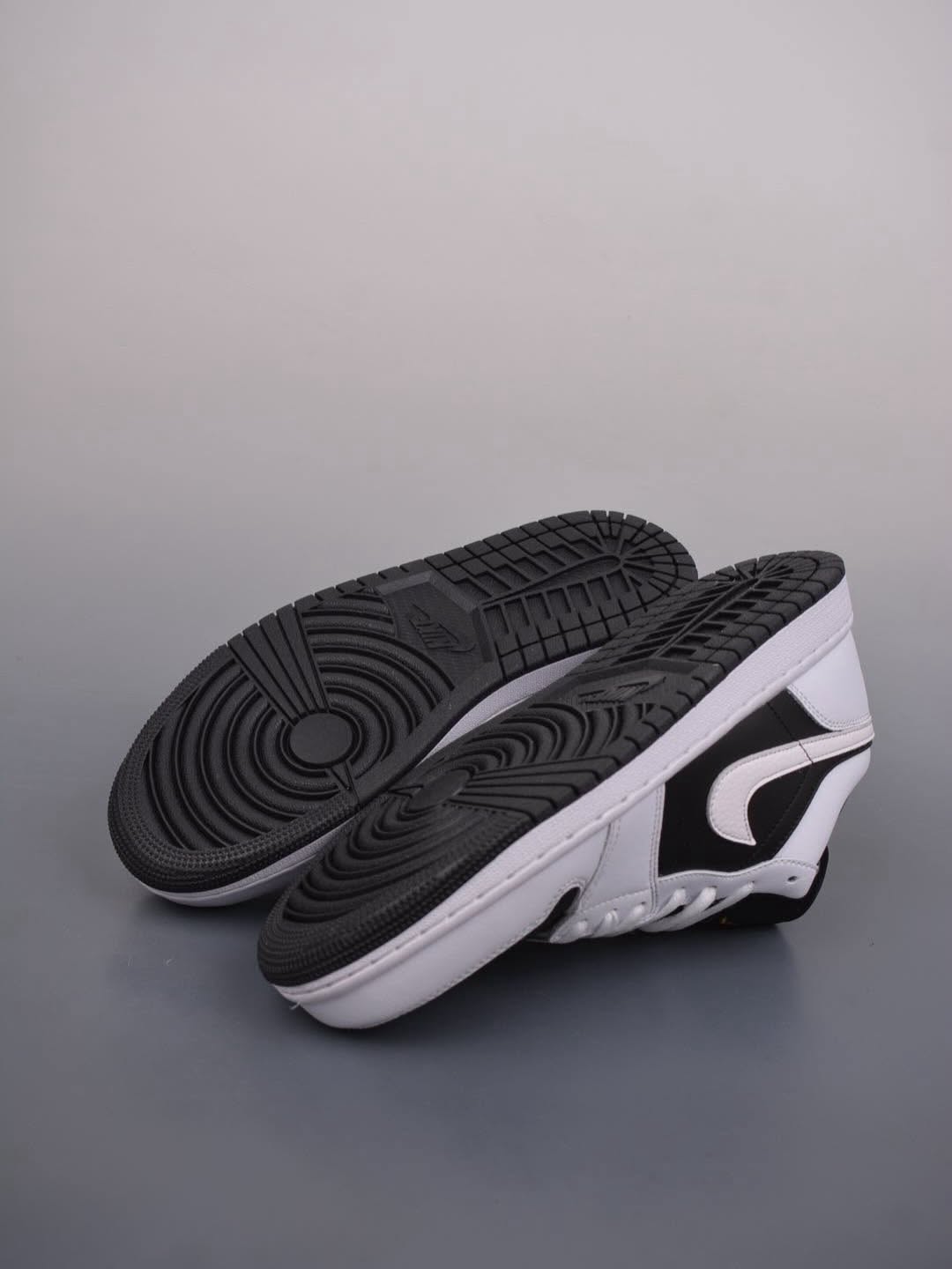 Air Jordan 1 Low Black White