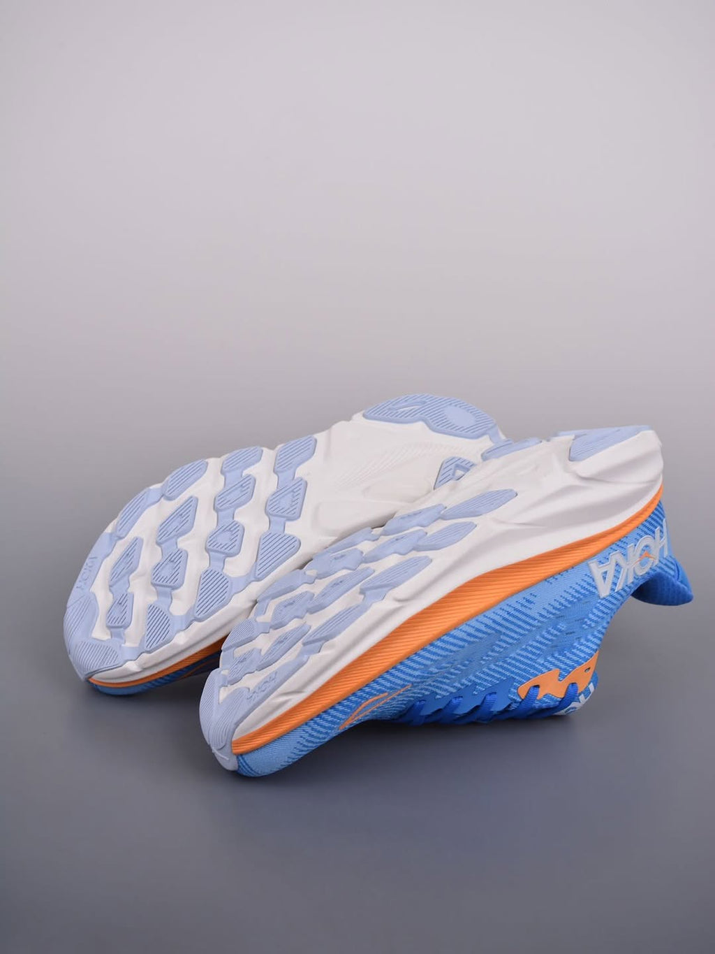 HOKA Clifton 9