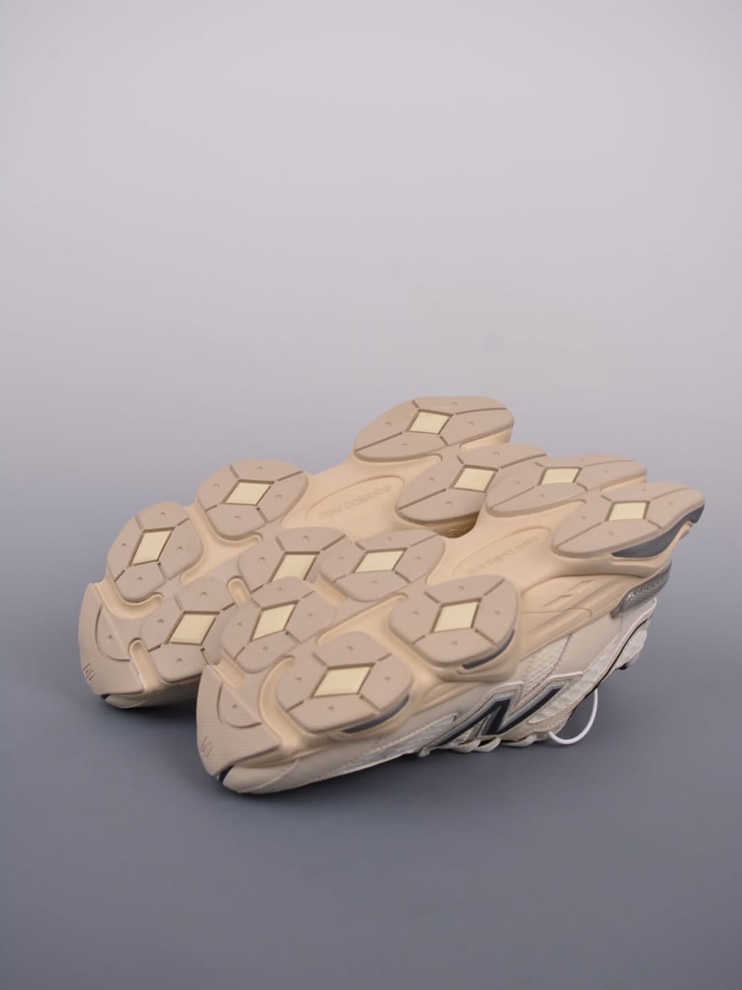 New Balance 9060 Beige